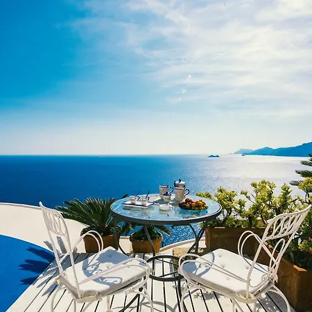 Calante Luna Guest house 2*